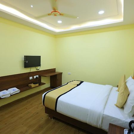 Sun Castle Hotel Palamaner Buitenkant foto