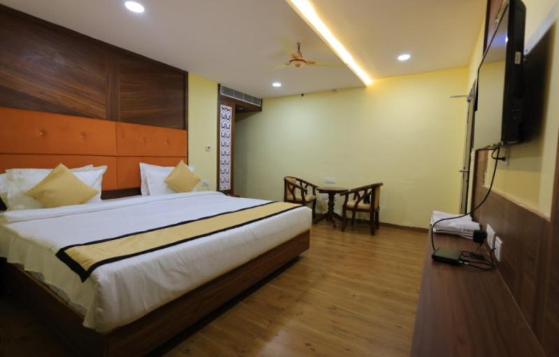 Sun Castle Hotel Palamaner Buitenkant foto
